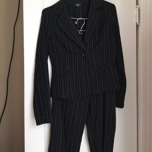 Women’s pinstripe suit-MUST SELL BY 5/20!